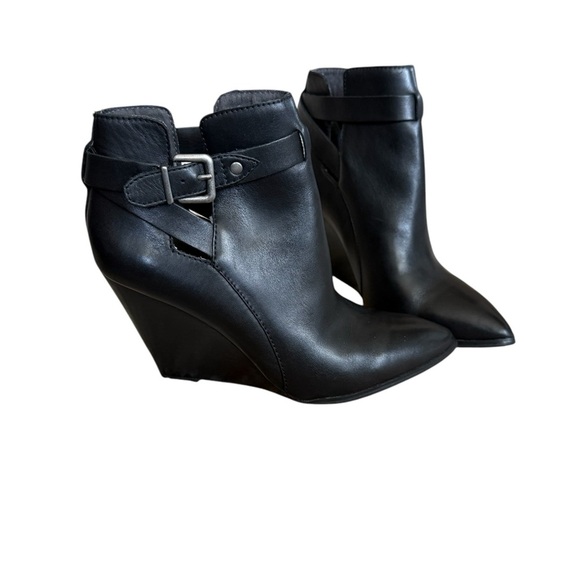 Women's Black Leather Ankle Boots - Picture 4 of 10